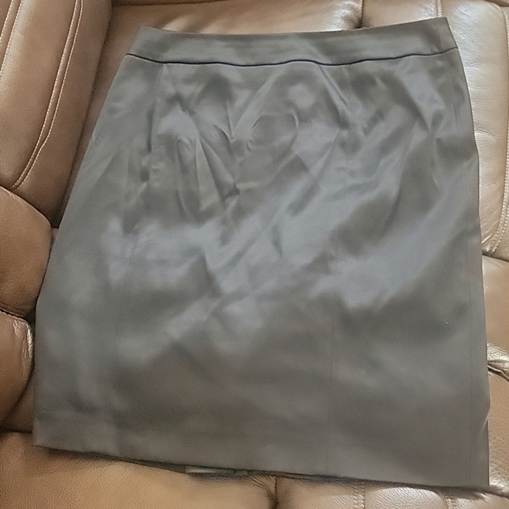 Black Satin skirt 8 Petite with Pleated back